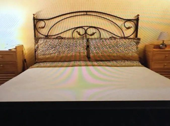 Maddalena ベッド・アンド・ブレックファスト アラッシオ